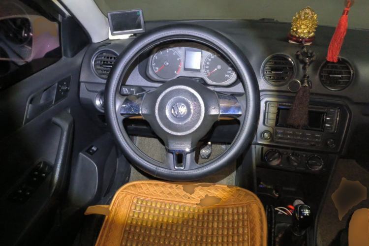 Used Volkswagen Jetta 2015 Zhuihui Edition 1.4L Manual Fashion Model Steering Wheel