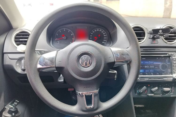 Used Volkswagen Jetta 2015 Zhuihui Edition 1.4L Manual Fashion Model Steering Wheel