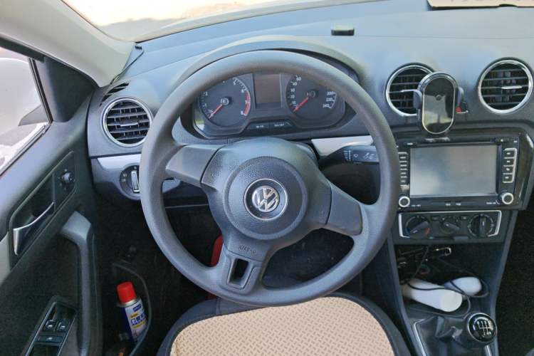Used Volkswagen Jetta 2015 1.6L Manual Comfort Model Steering Wheel