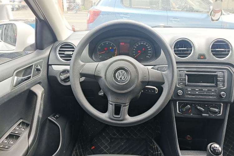 Used Volkswagen Jetta 2015 1.6L Manual Comfort Model Steering Wheel