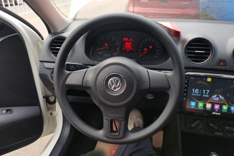 Used Volkswagen Jetta 2015 1.6L Automatic Fashion Model Steering Wheel