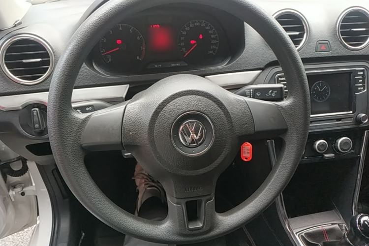 Used Volkswagen Jetta 2015 Value Edition 1.6L Manual Fashionable Style Steering Wheel
