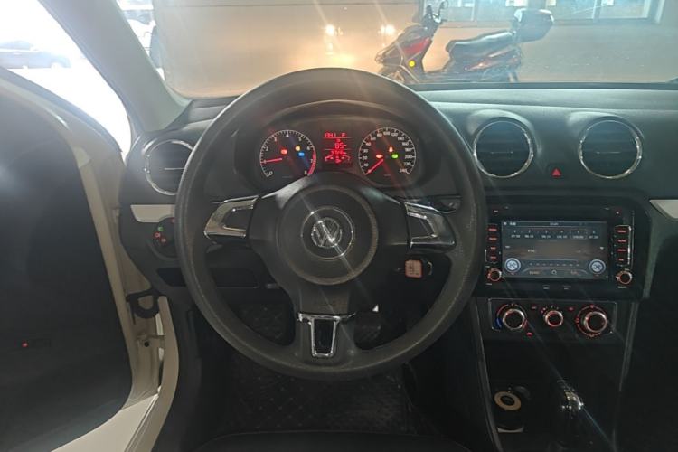 Used Volkswagen Jetta 2015 1.6L Automatic Comfort Model Steering Wheel
