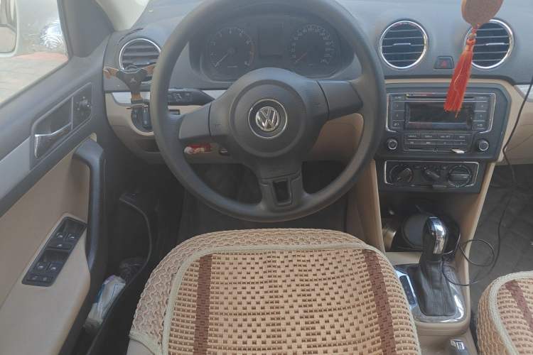 Used Volkswagen Jetta 2015 1.6L Automatic Comfort Model Steering Wheel