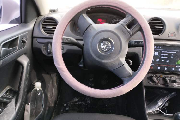 Used Volkswagen Jetta 2015 1.4L Manual Fashion Model Steering Wheel
