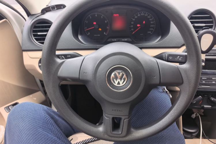 Used Volkswagen Jetta 2015 Value Edition 1.6L Manual Fashionable Style Steering Wheel