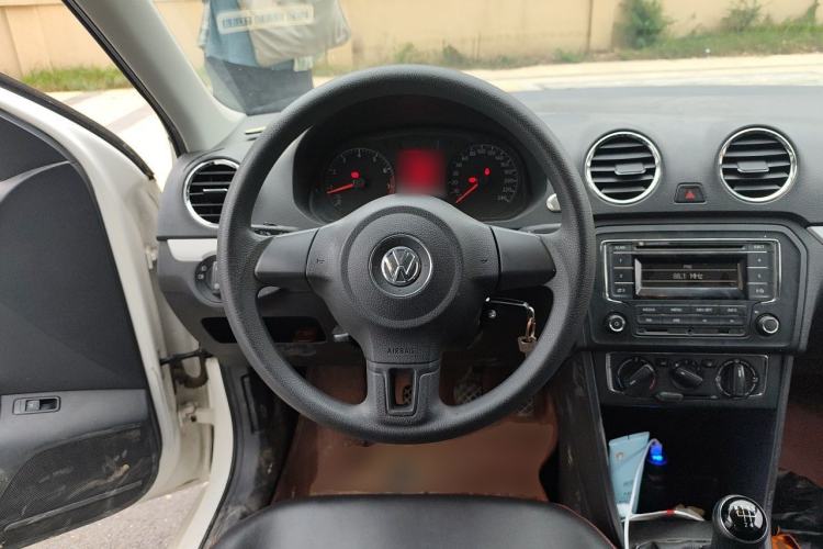Used Volkswagen Jetta 2015 Zhuihui Edition 1.6L Manual Comfort Model Steering Wheel