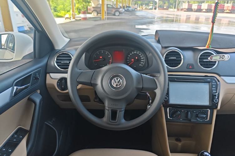 Used Volkswagen Jetta 2015 1.4L Manual Comfort Model Steering Wheel
