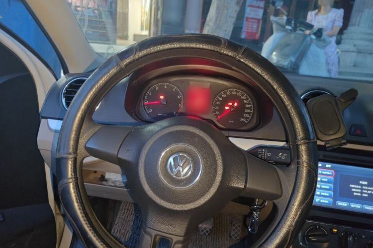 Used Volkswagen Jetta 2015 1.6L Manual Comfort Model Steering Wheel