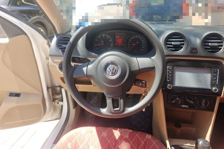 Used Volkswagen Jetta 2015 1.6L Manual Fashion Edition Steering Wheel