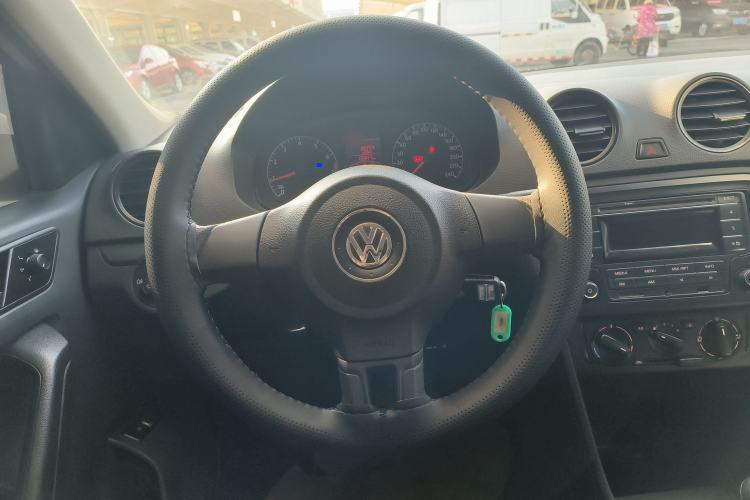 Used Volkswagen Jetta 2015 Value Edition 1.6L Manual Fashionable Style Steering Wheel