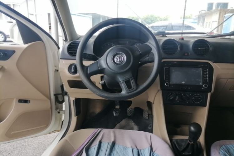 Used Volkswagen Jetta 2015 Value Edition 1.6L Manual Fashionable Style Steering Wheel
