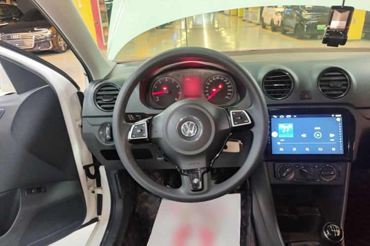 Used Volkswagen Jetta 2015 Value Edition 1.6L Manual Fashionable Style Steering Wheel