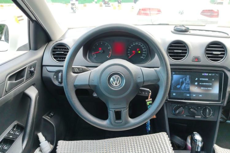 Used Volkswagen Jetta 2015 Value Edition 1.6L Automatic Fashion Version Steering Wheel