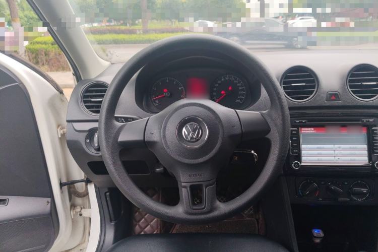 Used Volkswagen Jetta 2015 Value Edition 1.6L Manual Fashionable Style Steering Wheel