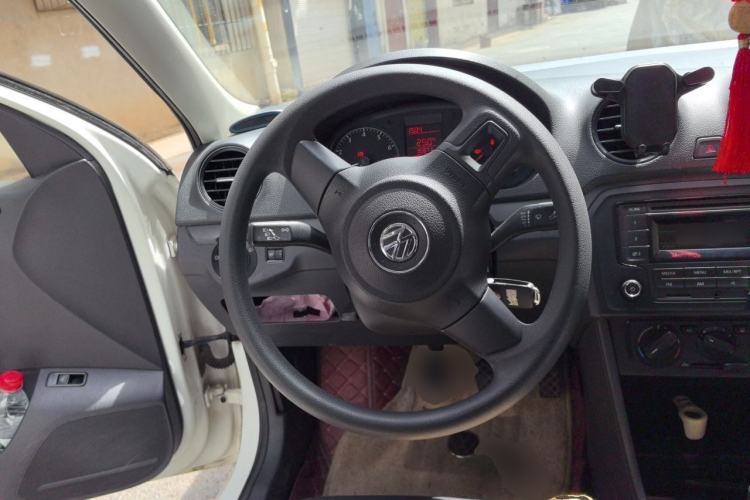 Used Volkswagen Jetta 2015 Value Edition 1.6L Manual Fashionable Style Steering Wheel