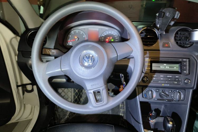 Used Volkswagen Jetta 2015 Value Edition 1.6L Automatic Fashion Version Steering Wheel