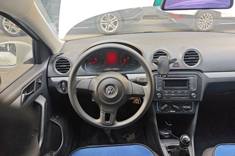 Used Volkswagen Jetta 2015 Zhuihui Edition 1.6L Manual Comfort Model Steering Wheel
