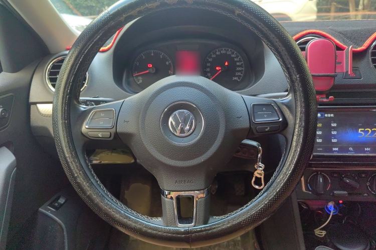 Used Volkswagen Jetta 2015 Zhihui Edition 1.4L Manual Comfort Model Steering Wheel