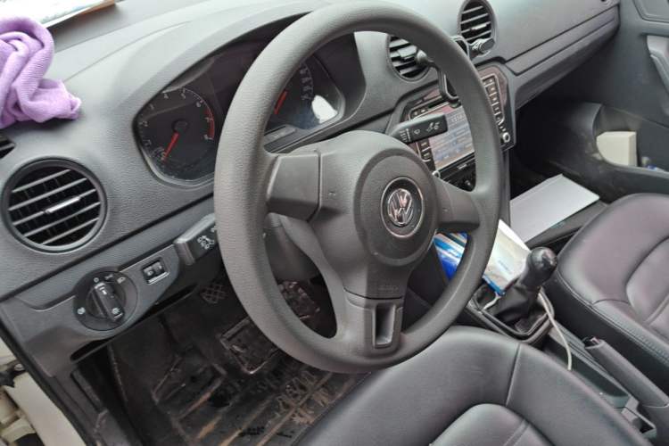 Used Volkswagen Jetta 2015 Value Edition 1.6L Manual Fashionable Style Steering Wheel