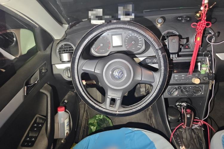 Used Volkswagen Jetta 2015 1.6L Automatic Comfort Model Steering Wheel