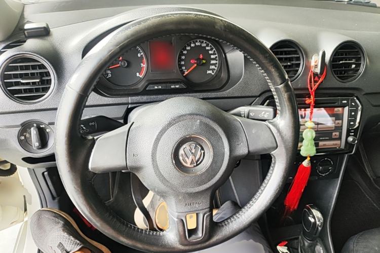 Used Volkswagen Jetta 2015 1.6L Automatic Fashion Model Steering Wheel