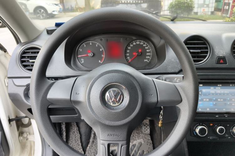 Used Volkswagen Jetta 2015 1.6L Manual Fashion Edition Steering Wheel