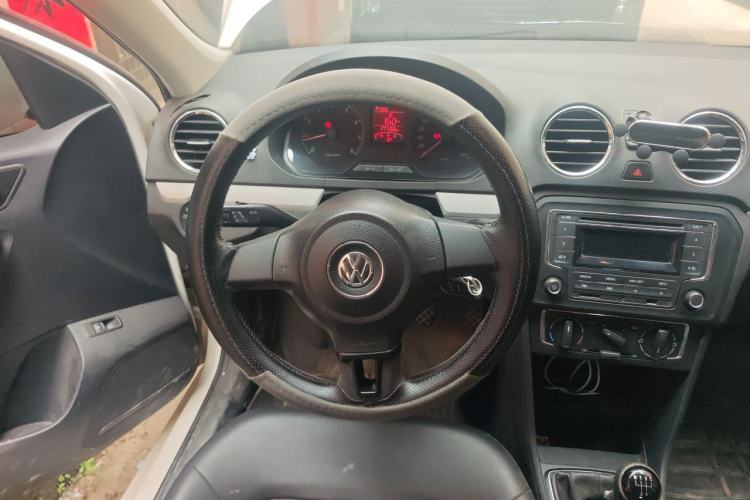 Used Volkswagen Jetta 2015 1.6L Manual Comfort Model Steering Wheel