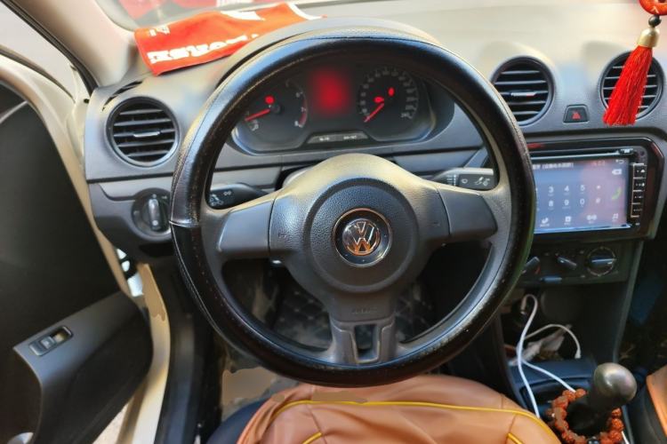 Used Volkswagen Jetta 2015 Value Edition 1.6L Manual Fashionable Style Steering Wheel