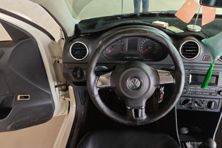 Used Volkswagen Jetta 2015 Zhuihui Edition 1.4L Manual Fashion Model Steering Wheel