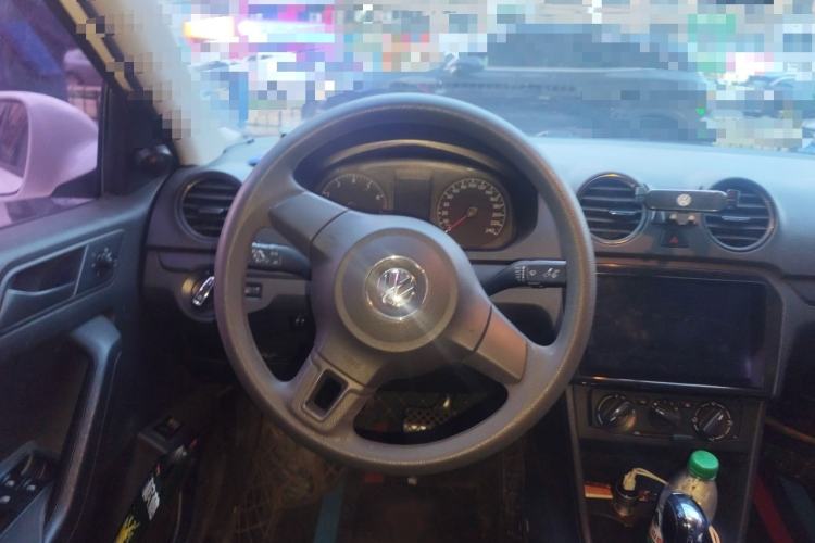 Used Volkswagen Jetta 2015 Value Edition 1.6L Automatic Fashion Version Steering Wheel