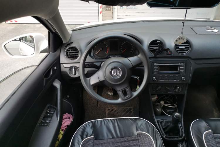 Used Volkswagen Jetta 2015 Value Edition 1.6L Manual Fashionable Style Steering Wheel