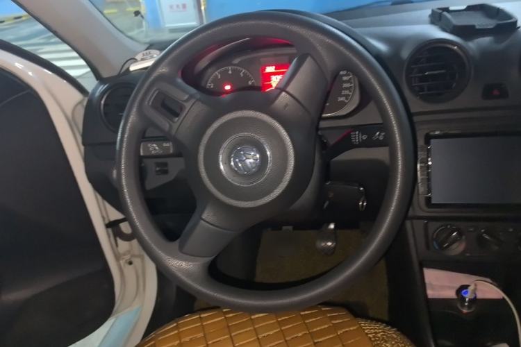 Used Volkswagen Jetta 2015 1.6L Manual Fashion Edition Steering Wheel