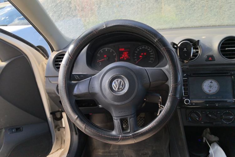 Used Volkswagen Jetta 2015 Value Edition 1.6L Manual Fashionable Style Steering Wheel
