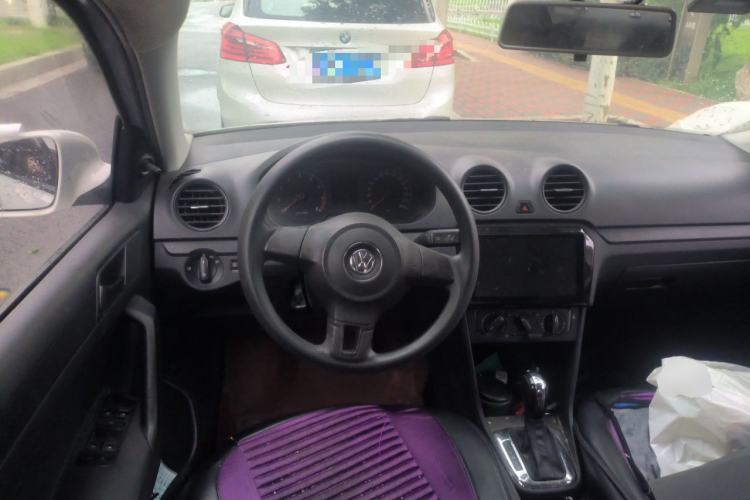Used Volkswagen Jetta 2015 Value Edition 1.6L Automatic Fashion Version Steering Wheel