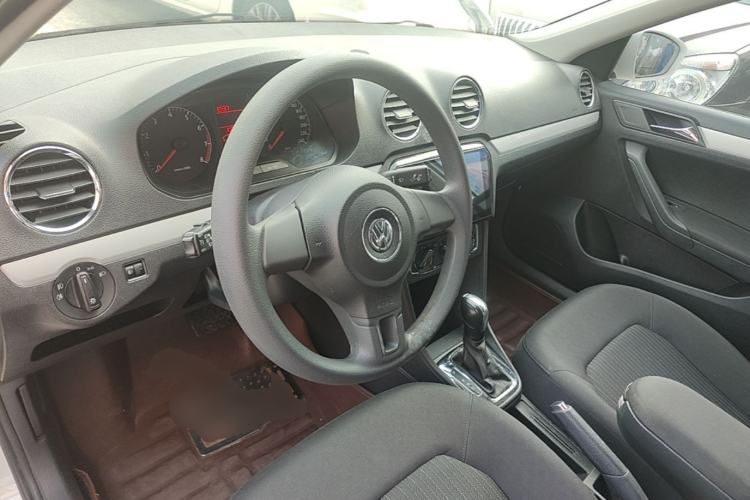 Used Volkswagen Jetta 2015 1.6L Automatic Comfort Model Steering Wheel