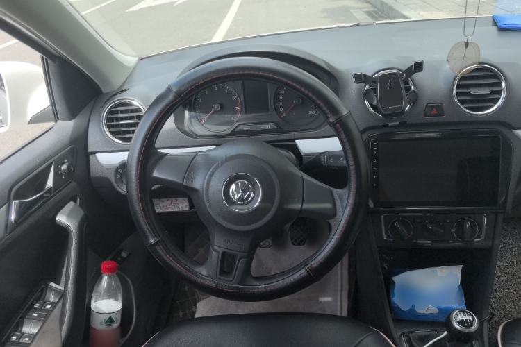 Used Volkswagen Jetta 2015 1.6L Manual Comfort Model Steering Wheel