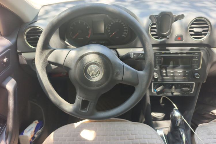 Used Volkswagen Jetta 2015 1.6L Automatic Comfort Model Steering Wheel