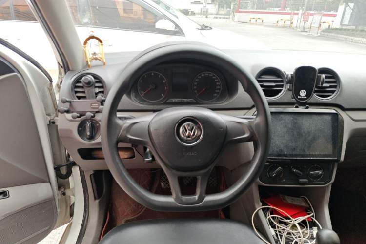 Used Volkswagen Jetta 2015 1.6L Manual Fashion Edition Steering Wheel