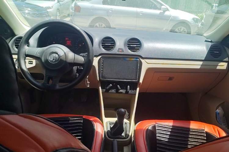 Used Volkswagen Jetta 2015 1.6L Manual Fashion Edition Steering Wheel