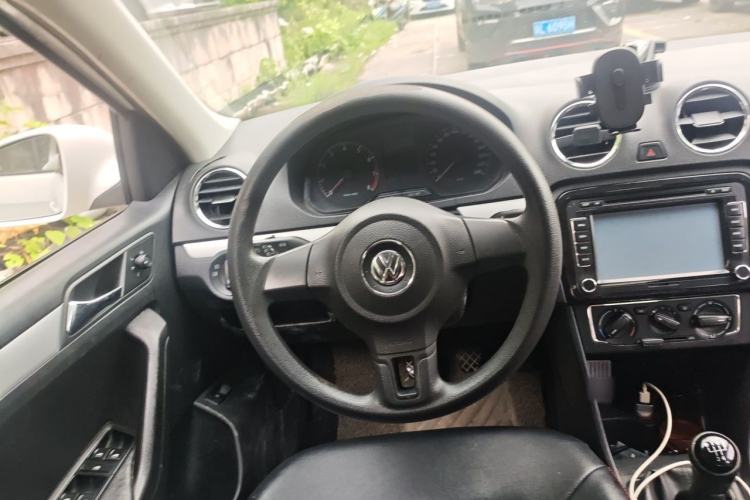 Used Volkswagen Jetta 2015 1.6L Manual Comfort Model Steering Wheel