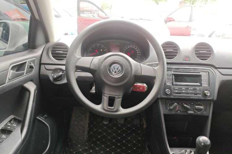 Used Volkswagen Jetta 2015 Value Edition 1.6L Manual Fashionable Style Steering Wheel