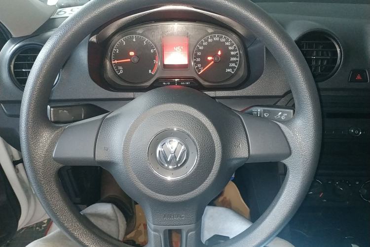 Used Volkswagen Jetta 2015 1.6L Automatic Fashion Model Steering Wheel