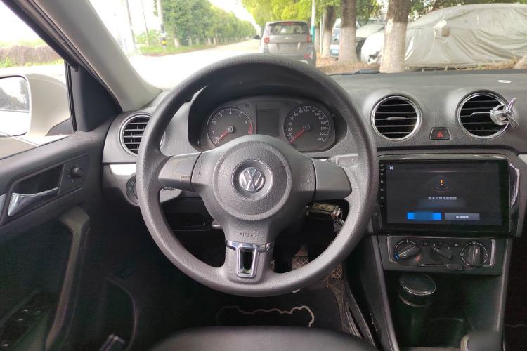 Used Volkswagen Jetta 2015 Zhihui Edition 1.4L Manual Comfort Model Steering Wheel