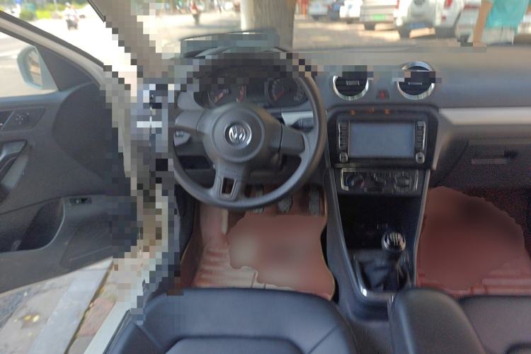 Used Volkswagen Jetta 2015 Zhihui Edition 1.4L Manual Comfort Model Steering Wheel