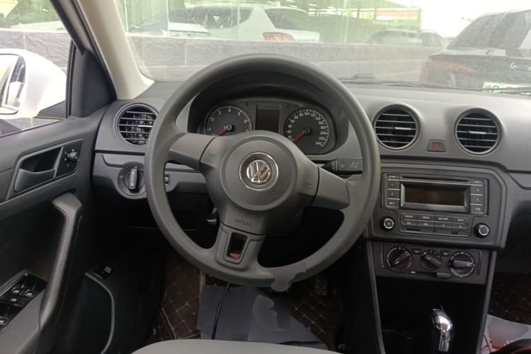 Used Volkswagen Jetta 2015 Value Edition 1.6L Automatic Fashion Version Steering Wheel