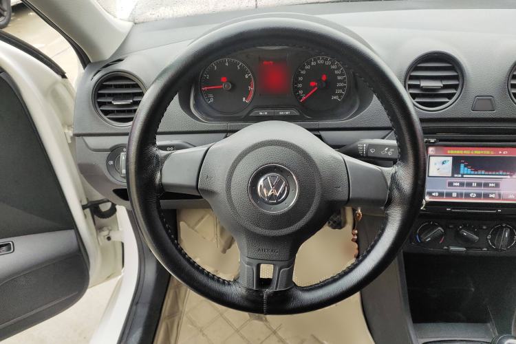 Used Volkswagen Jetta 2015 Value Edition 1.6L Manual Fashionable Style Steering Wheel