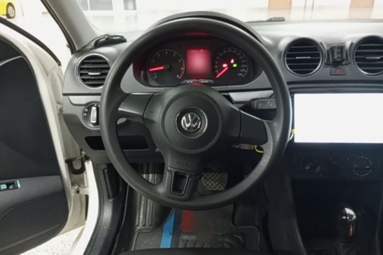 Used Volkswagen Jetta 2015 Value Edition 1.6L Automatic Fashion Version Steering Wheel