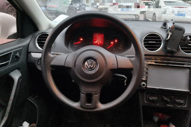 Used Volkswagen Jetta 2015 1.6L Manual Comfort Model Steering Wheel