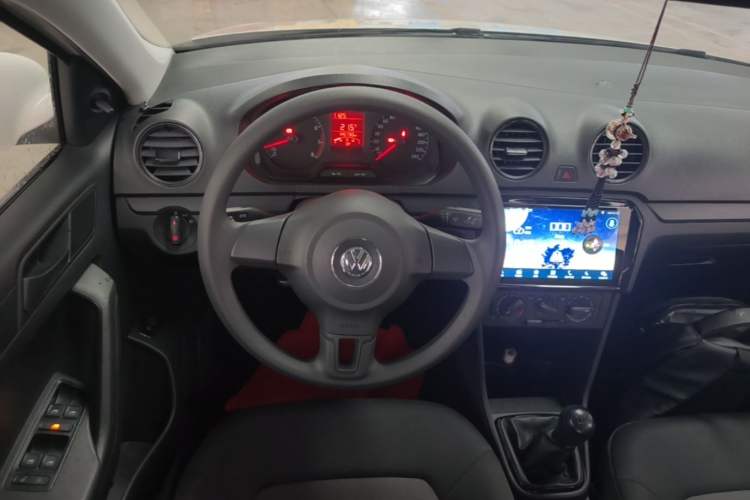 Used Volkswagen Jetta 2015 1.6L Manual Fashion Edition Steering Wheel